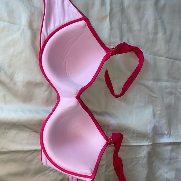 Brand new bikini top Victoria secret - Picture 2 of 4